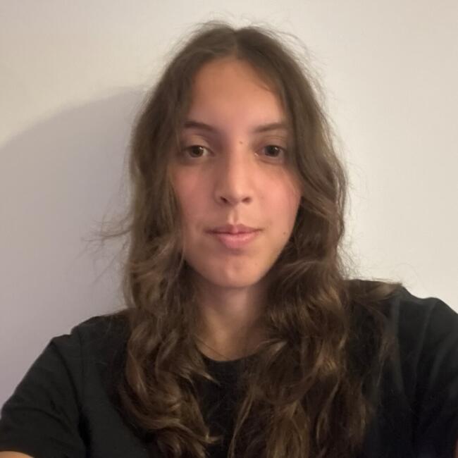 Babysitter in Magny-le-Hongre: Clara