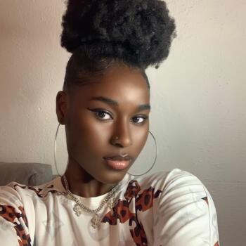 Babysitter in The Bronx: Laouratou