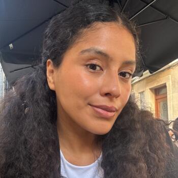 Babysitter in Donostia / San Sebastian: Leoncia Mercedes Morazan