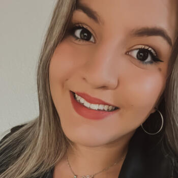 Baby-sitter Canohès: Flora