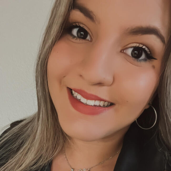 Babysitter in Canohès: Flora