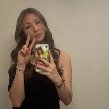 Babysitter in Carquefou: Lara