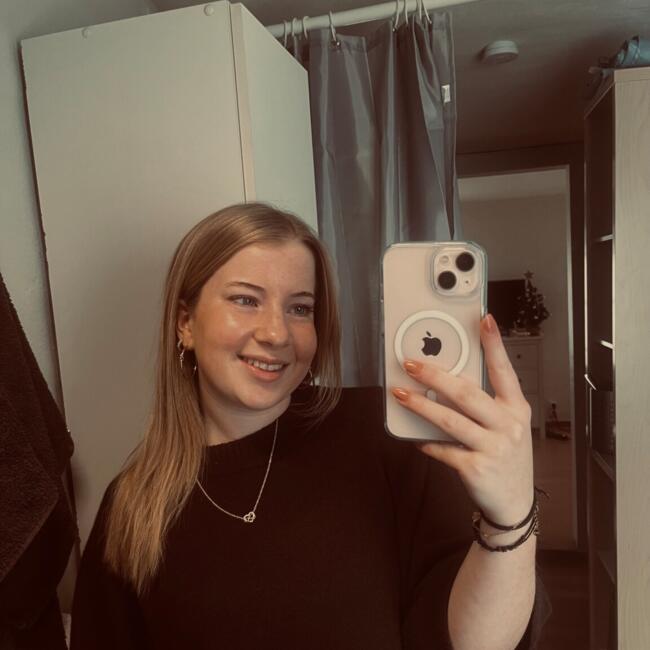 Babysitter in Ronse: Nina