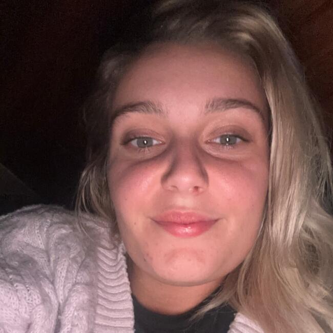 Babysitter in Bacqueville-en-Caux: Mya