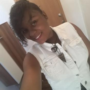 Lastenhoitaja Esch-sur-Alzette: Junie Estephania