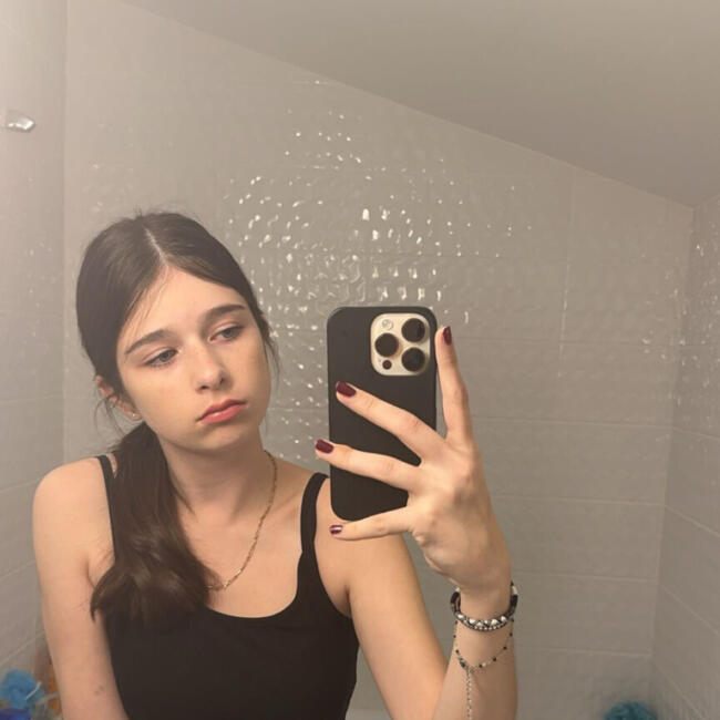 Babysitter in Sablé-sur-Sarthe: Clara