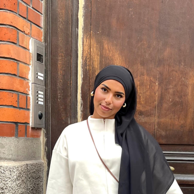 Pengasuh di Kuala Lumpur: Noha