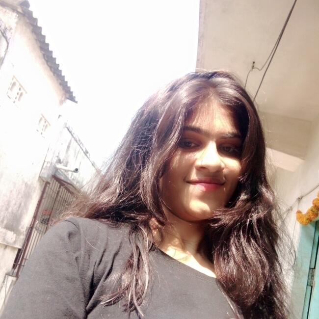 Babysitter in Surat: Karina