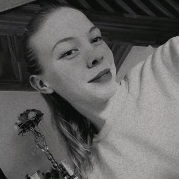 Babysitter Saint-Denis-de-Pile: Cynthia