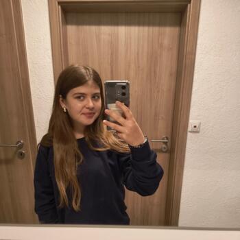 Babysitter in Hanhofen: Selina