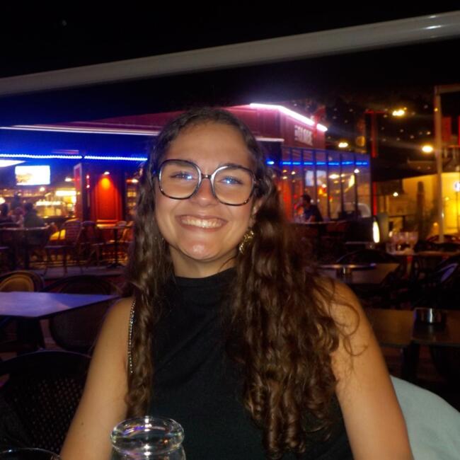 Babysitter in Tours: Jeanne