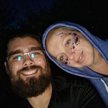 Babysitting job in Redding: babysitting job Roy