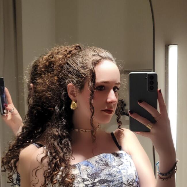 Babysitter in Limoges: Anais