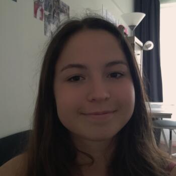 Babysitter in Paris: Eva