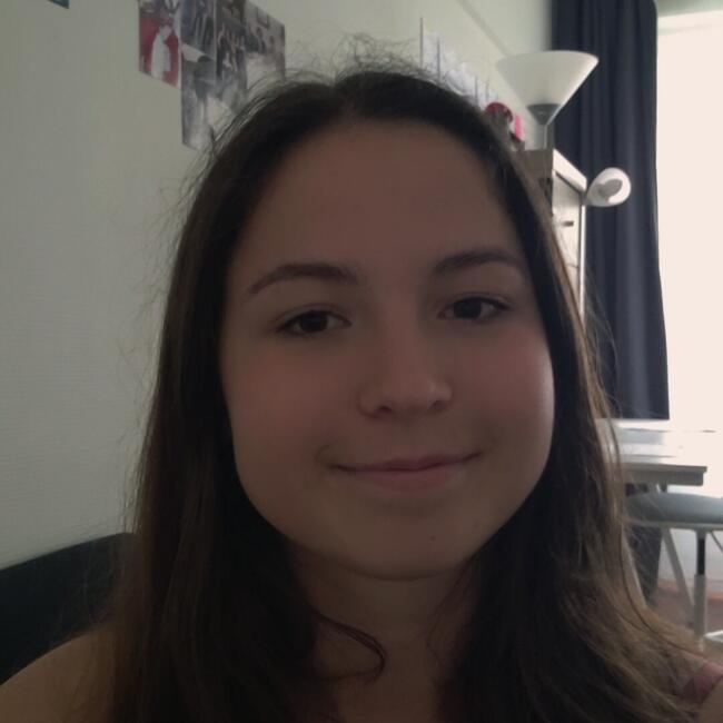 Babysitter in Paris: Eva