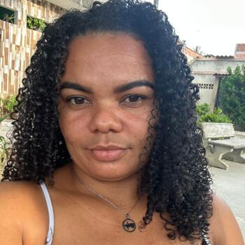 Babysitter Lauro de Freitas: Mônica