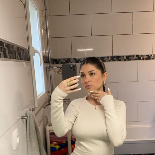 Babysitter in Trouy: Anaïs