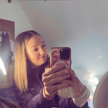 Babysitter in Bourgtheroulde-Infreville: Lola