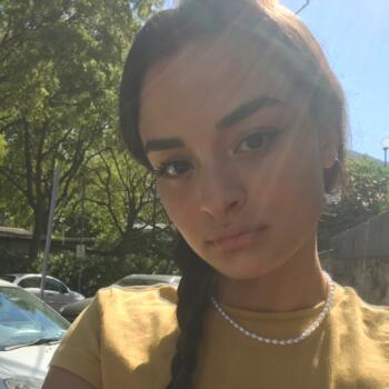 Babysitter in La Spezia: Yasmine