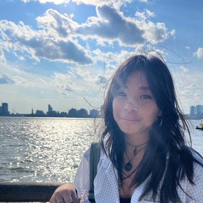 Babysitter in Newport: Jadyn