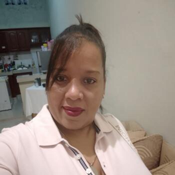 Niñera en Baní: Yecenia