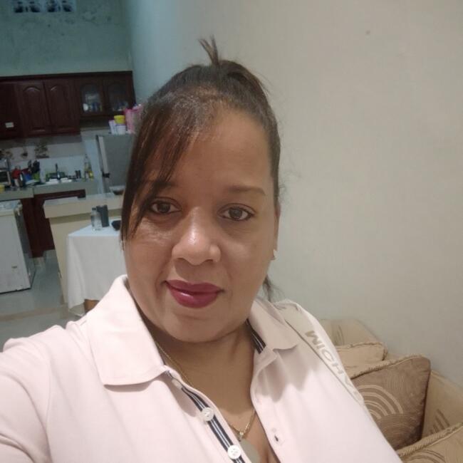 Babysitter in Baní: Yecenia