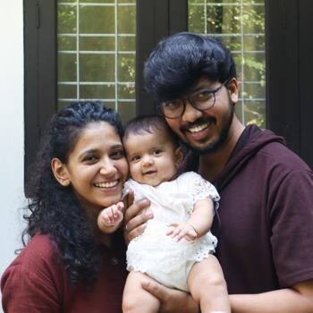 बंगलौर में बेबीसिटिंग की नौकरी: बेबीसिटिंग से जुड़े काम Dominic