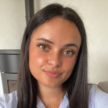 Babysitter Saint-Divy: Clara