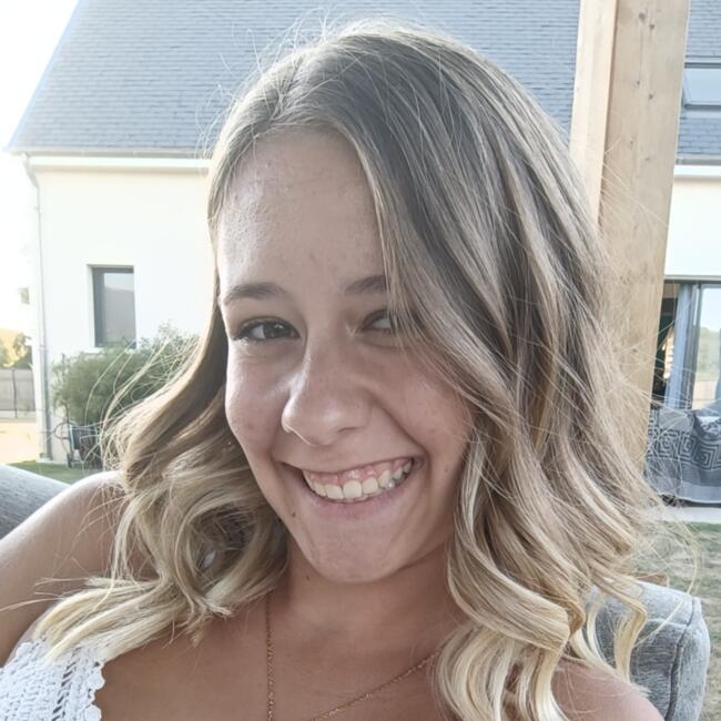 Babysitter in Monnaie: Léna