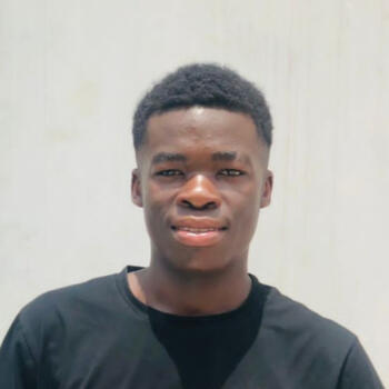 Babysitter in Fleury-Mérogis: Ade