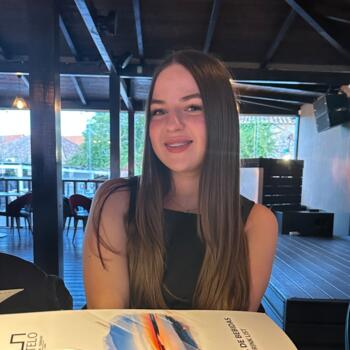 Babysitter in Faro: Viktoriya