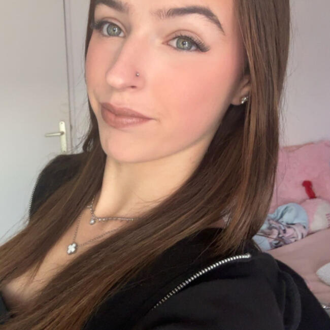 Babysitter in Saint-Quentin: Elisa