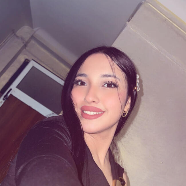 Babysitting job in ’Aïn el Turk: Romaisa