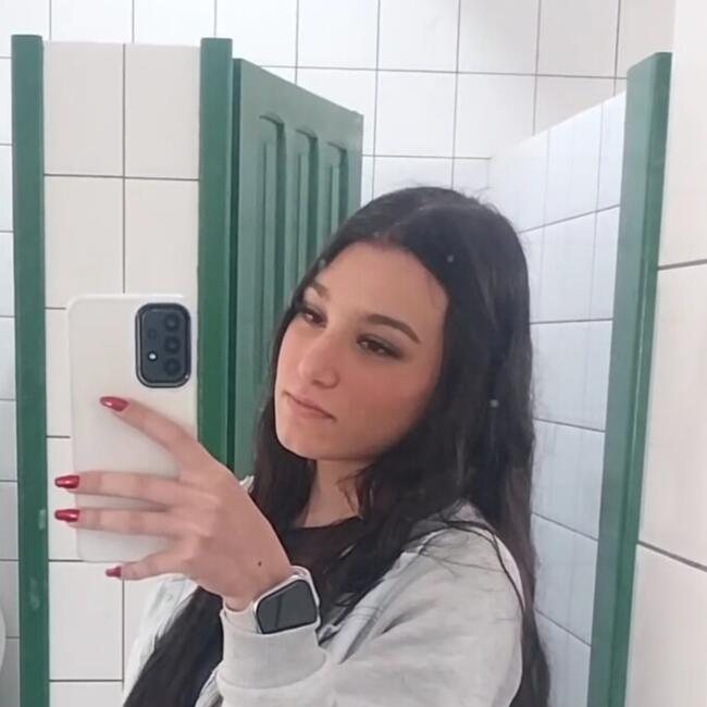 Babysitter in Palhoça: Giovana