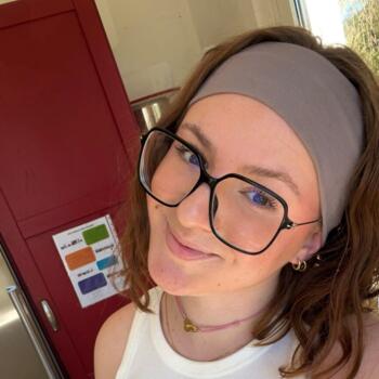 Babysitter Montceau-les-Mines: Lili