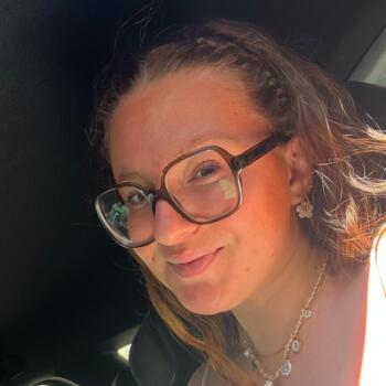 Baby-sitter à Montceau-les-Mines: Lili