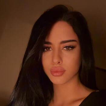 Babysitter a Piacenza: Amira