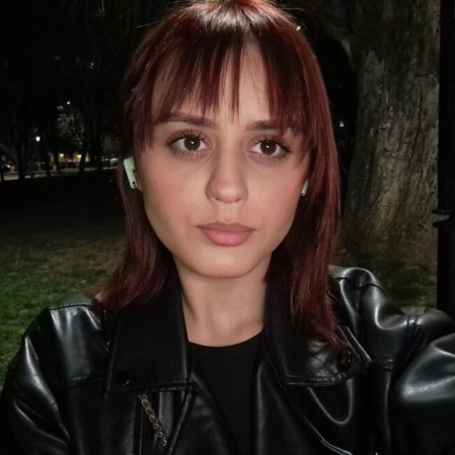 Babysitter in Niš: Yowana