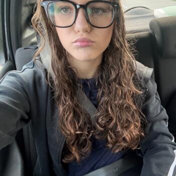 Babysitter in Nîmes: Lyna