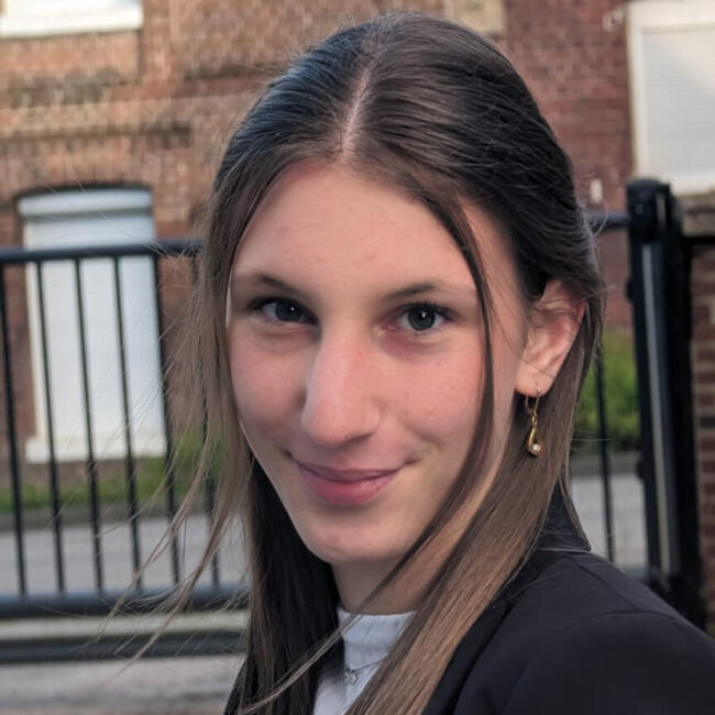 Babysitter in Péronne: Heloise