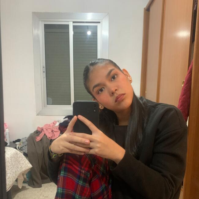 Babysitter in Castilleja de la Cuesta: Ruby