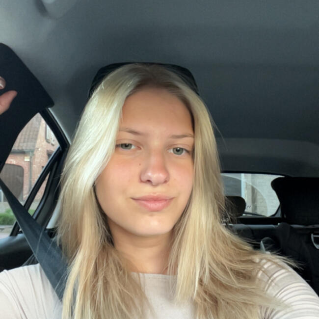 Babysitter in Erpe: Myrthe