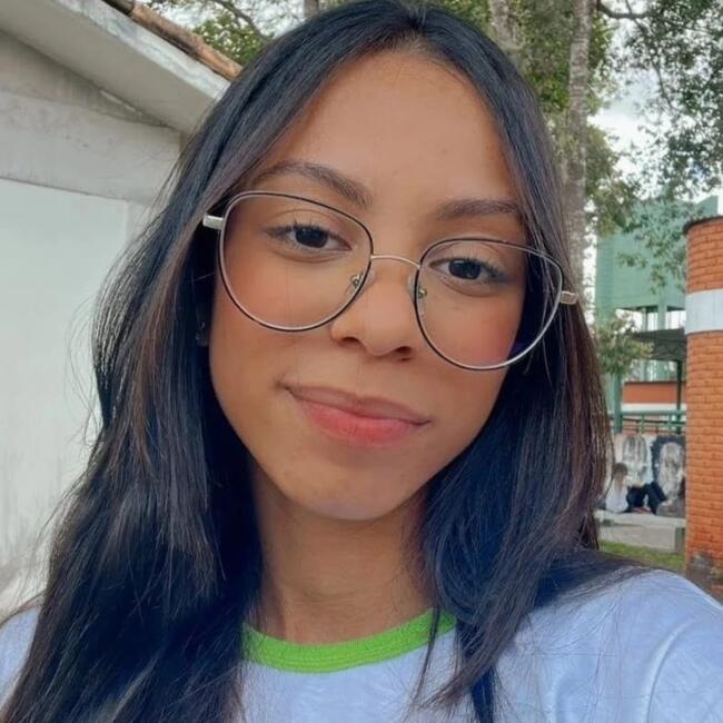 Babá em Eunápolis: Ana