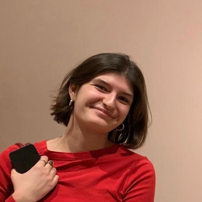 Babysitter in Périgueux: Pauline