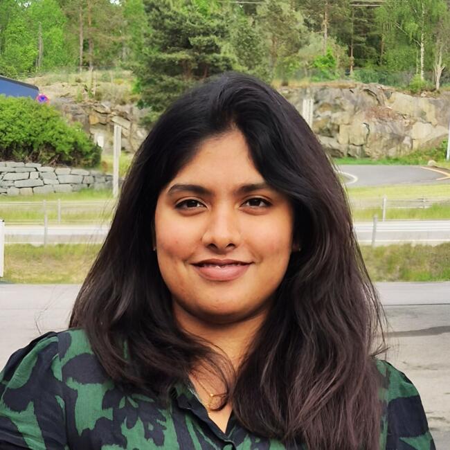 Assistante maternelle à Saint-Denis: Jerlin Oviya