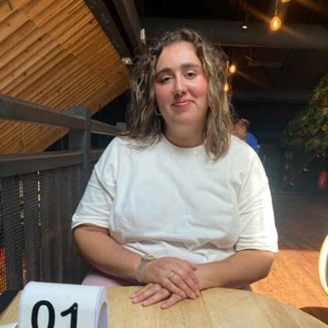 Babysitter in Valenciennes: Inès