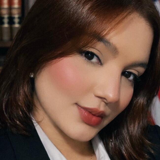 Babysitter in Curitiba: Monique