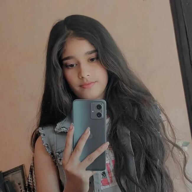 Babysitter in Delhi: Shraddha