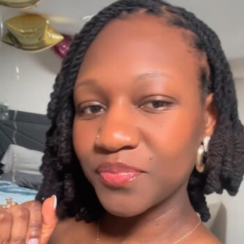 Nanny in Borough of Queens: Sarah