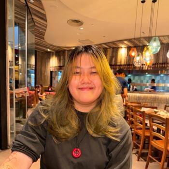 Babysitter in Singapore Island: Wei Qi